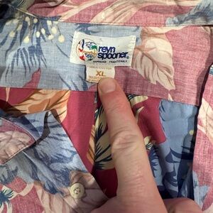 Reyn Spooner Men's Hawaiian Shirt - Red and Blue